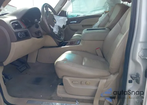 2012 Chevrolet Tahoe Ltz из США, поврежденный, VIN 1GNSCCE03CR139637